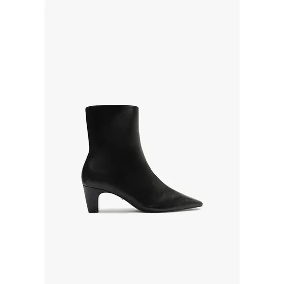 SCHUTZ | Shoes | Schutz Dellia Bootie Womens 9 Black Leather